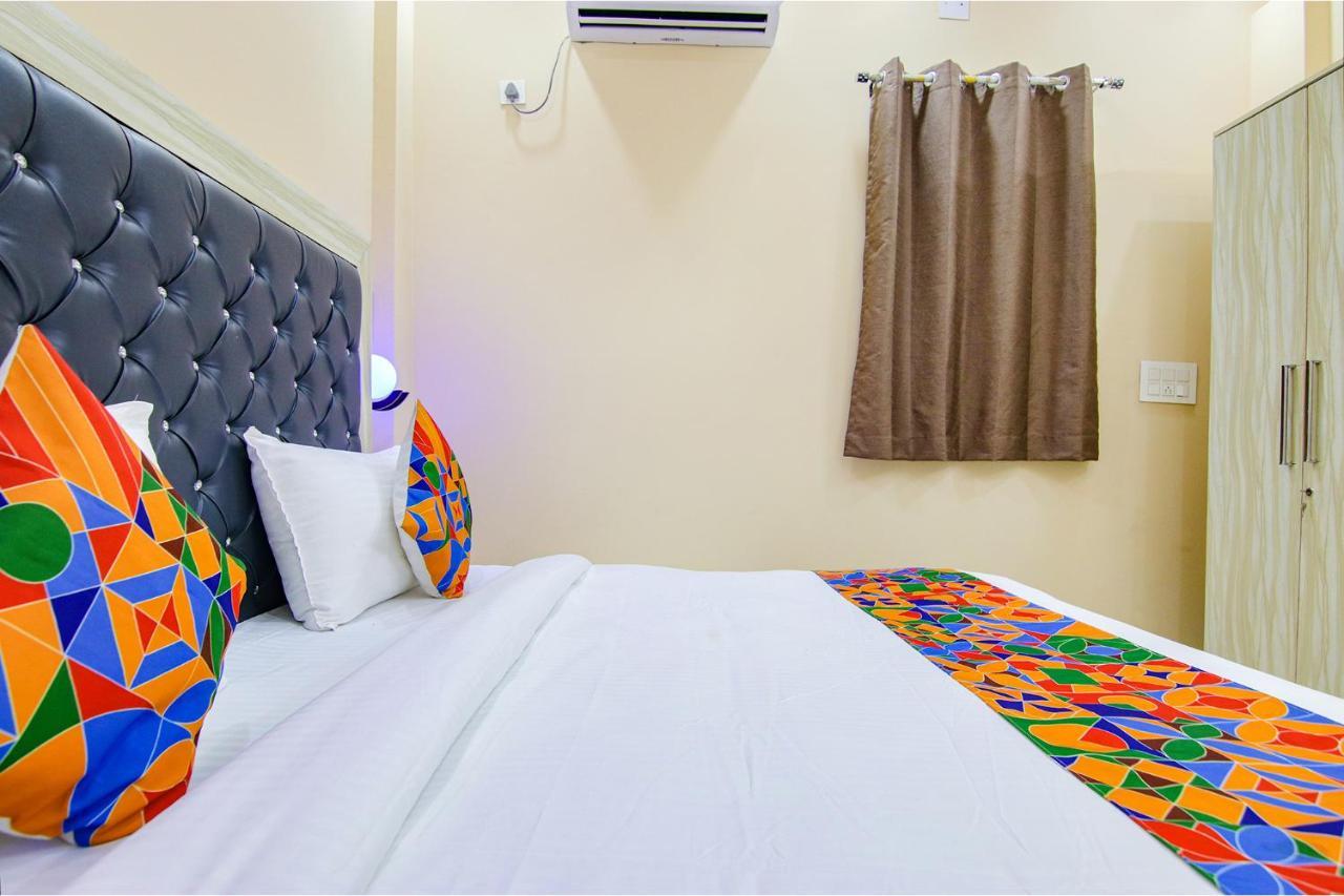 FabHotel F9 Ashok Vihar New Delhi Bagian luar foto