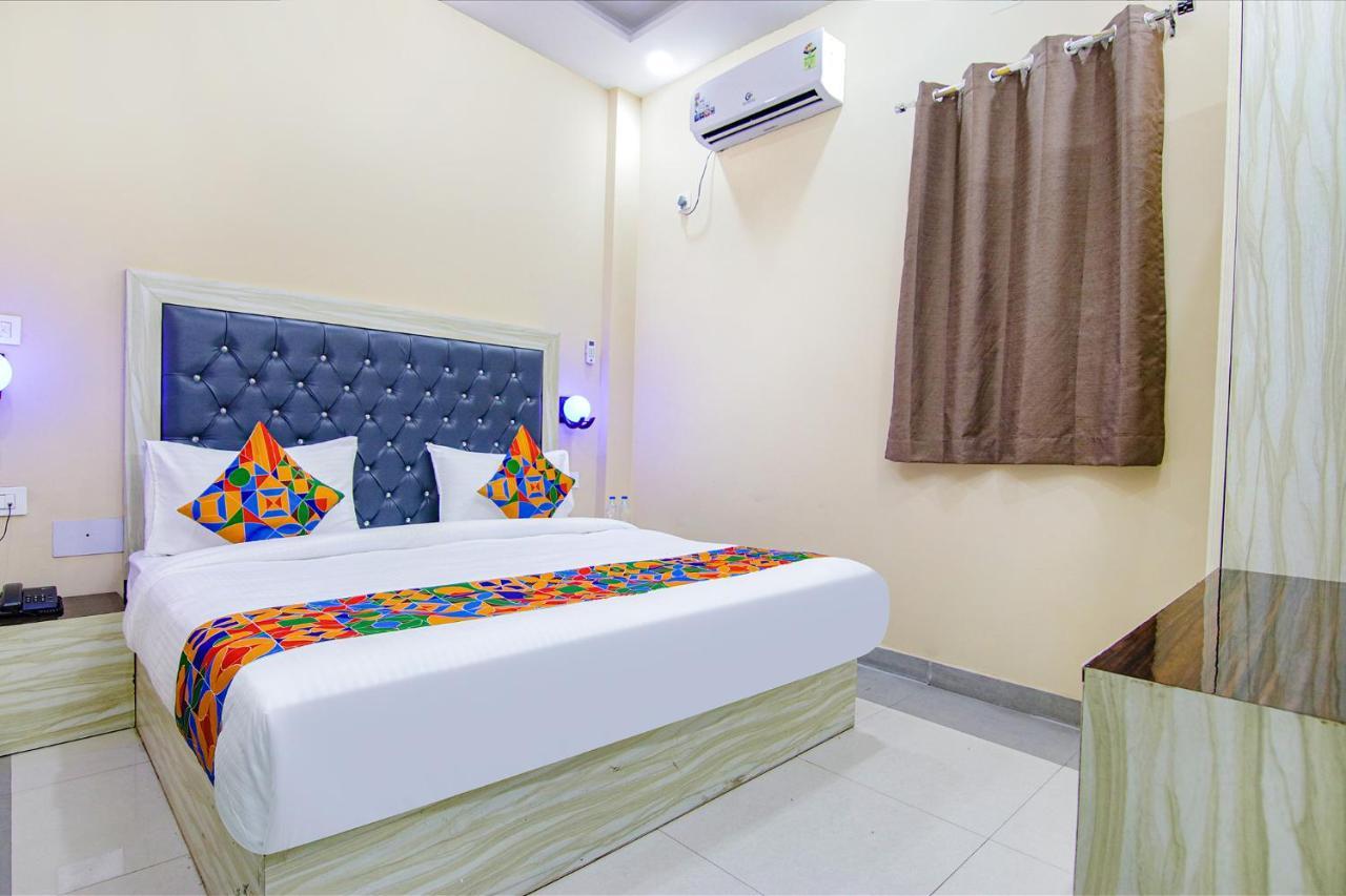FabHotel F9 Ashok Vihar New Delhi Bagian luar foto