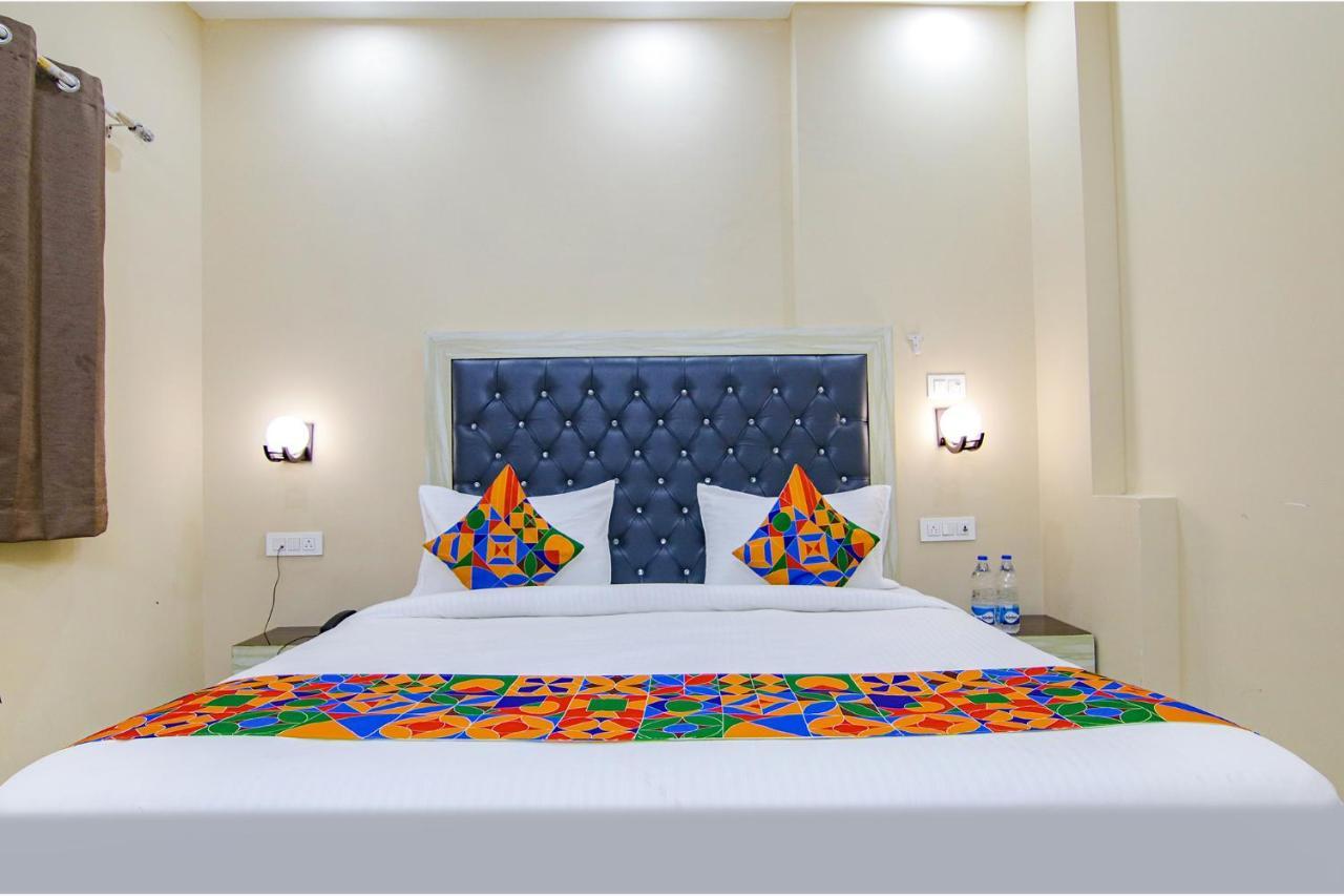 FabHotel F9 Ashok Vihar New Delhi Bagian luar foto