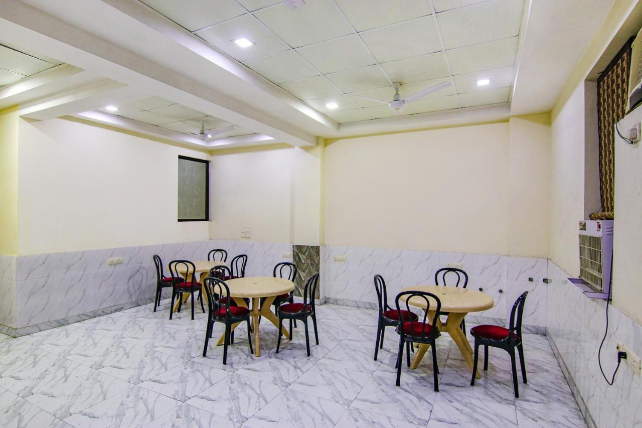 FabHotel F9 Ashok Vihar New Delhi Bagian luar foto