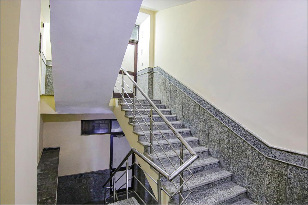 FabHotel F9 Ashok Vihar New Delhi Bagian luar foto